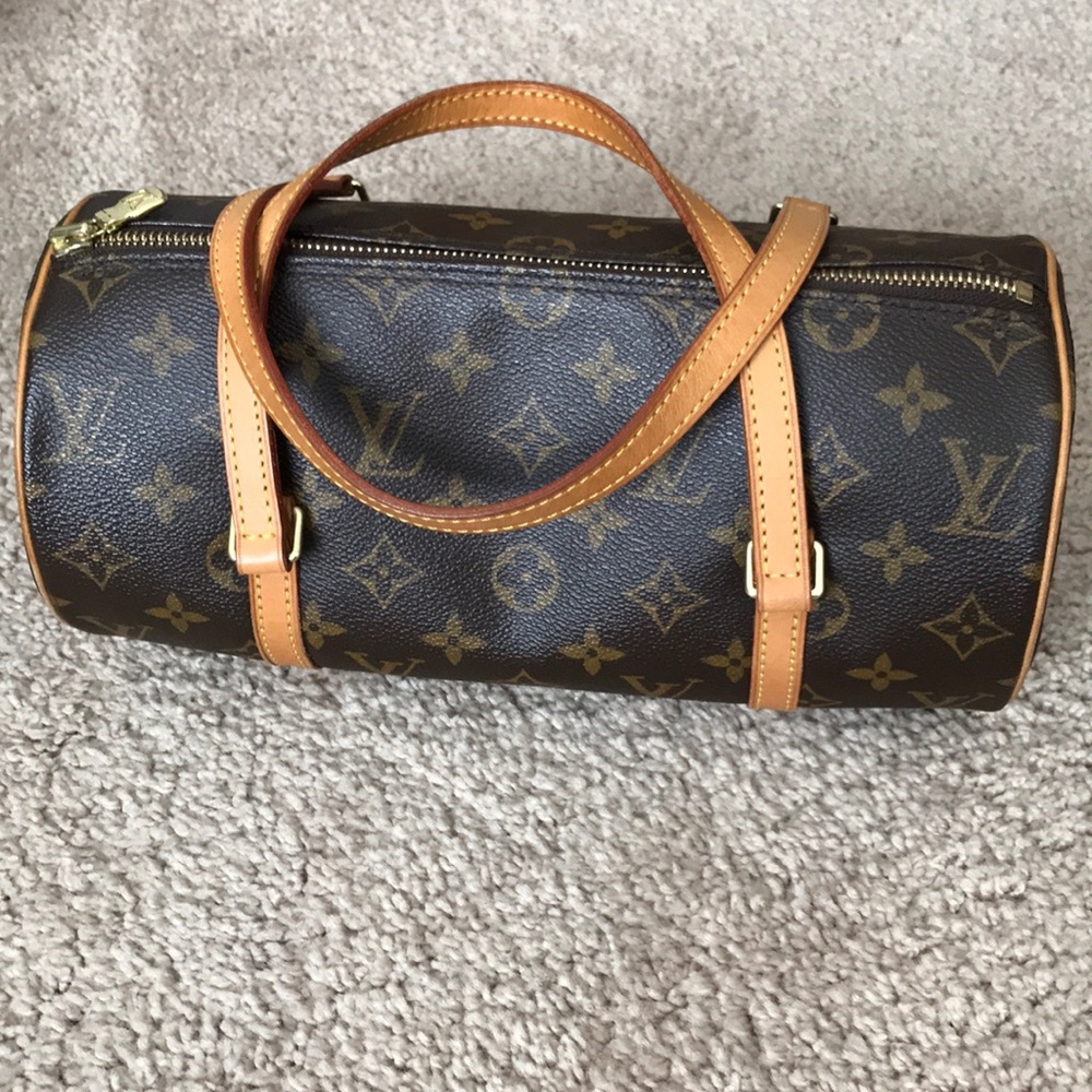 ❤️SALE❤️ Authentic Louis Vuitton Papillon 26